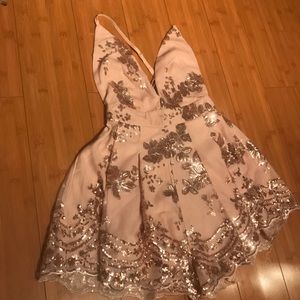 Selling a romper, tags still on